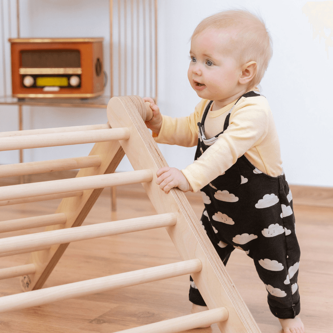 Montessori Triangulär Klätterställning i Trä - 2 Delar & Rutschkana