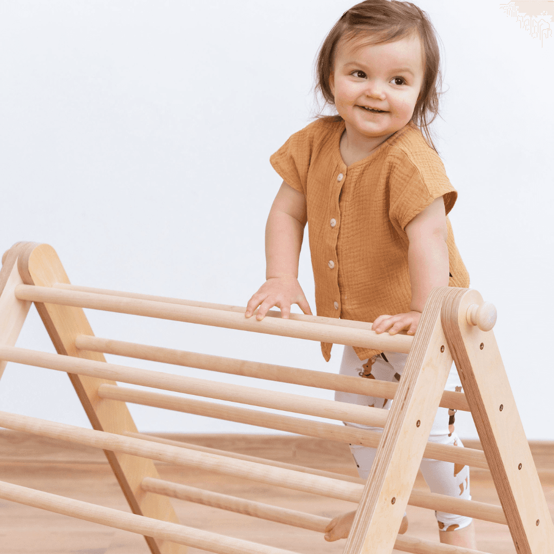 Montessori Triangulär Klätterställning i Trä - 2 Delar & Rutschkana