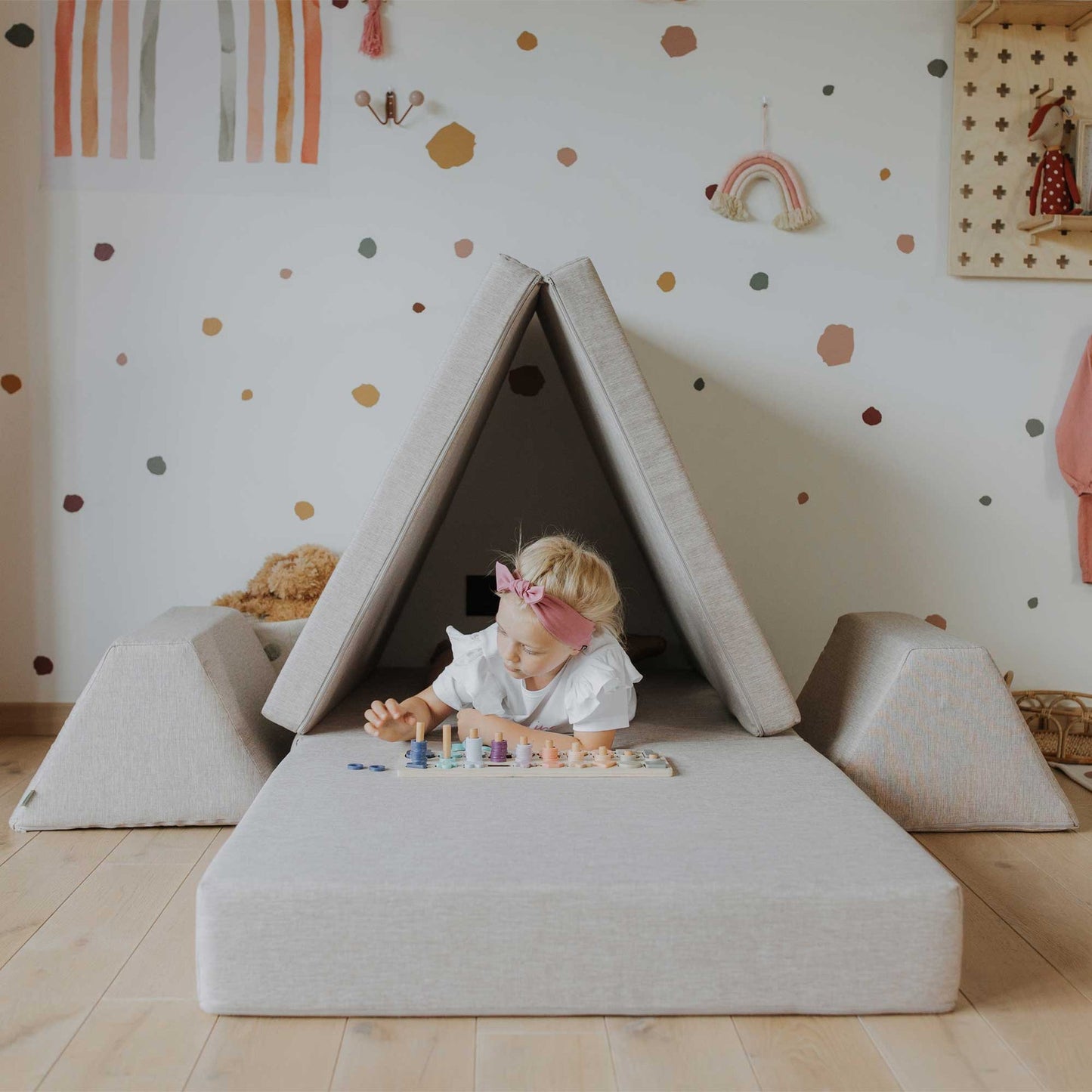 Montessori Beige Block Barnsoffa / Leksoffa - Från 1 - 16 år
