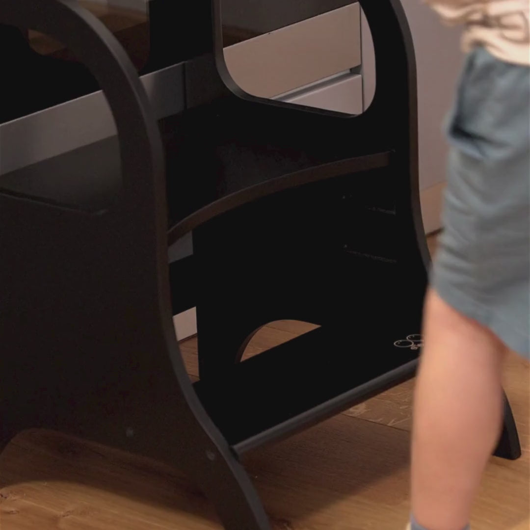 Montessori Justerbar Svart Stegpall i Trä För Barn (& vuxna)