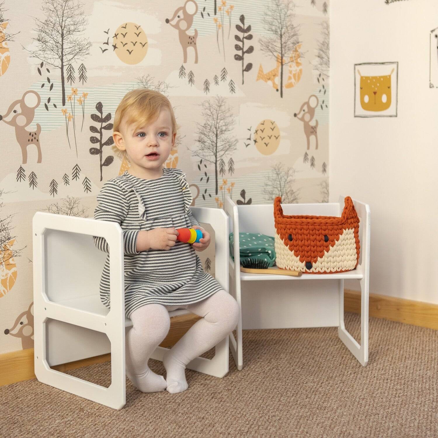 Vit Montessori avvänjningsbord och 2 stolar