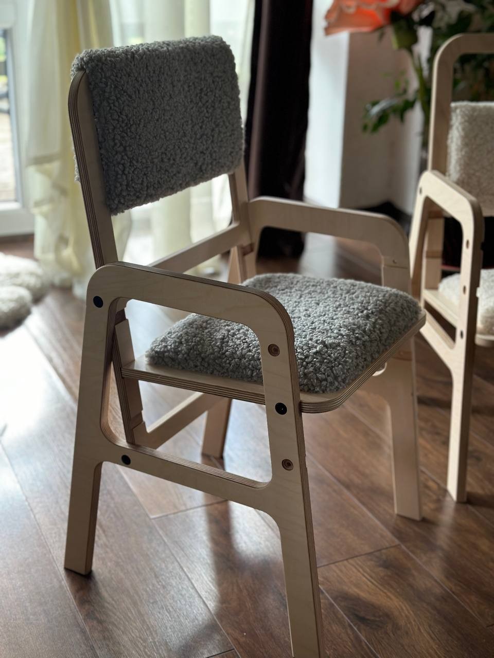 Justerbar Ergonomisk Stol i Trä för Barn - Grå Ull Sits