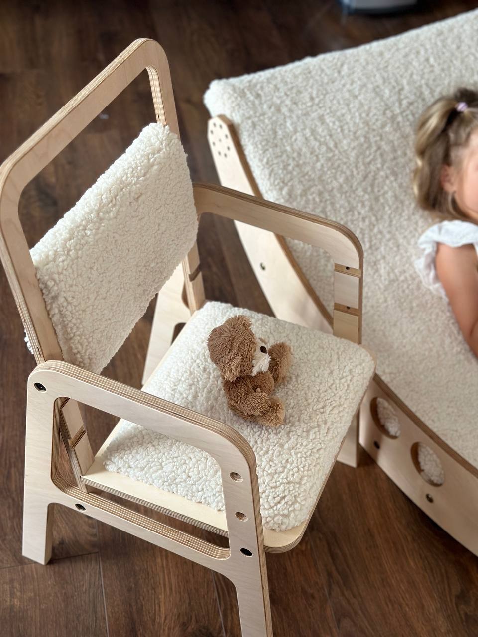 Justerbar Ergonomisk Stol i Trä för Barn - Kräm Ull Sits