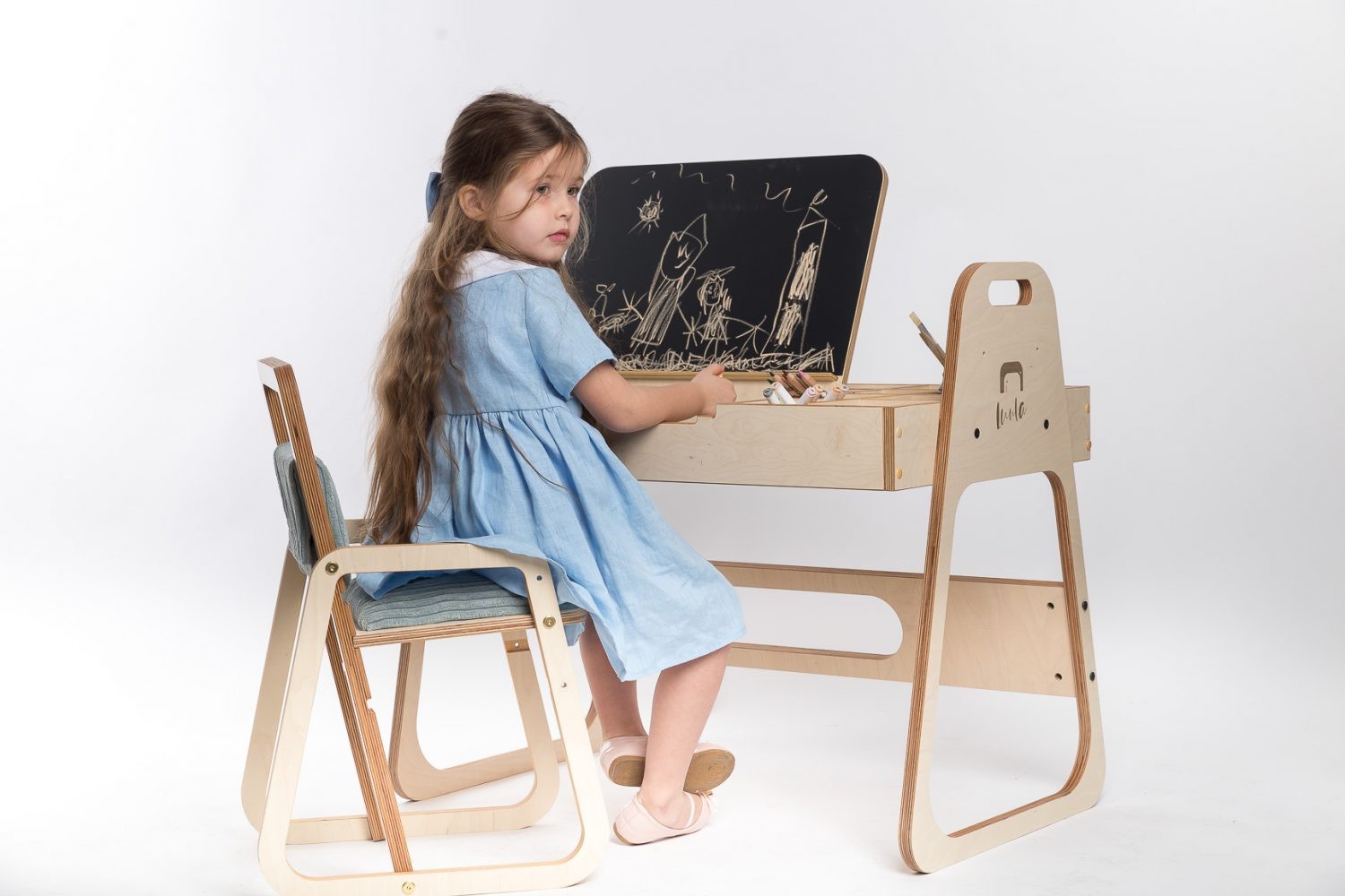Multisensoriskt Montessori Skrivbord / Lekbord i Trä - Julle