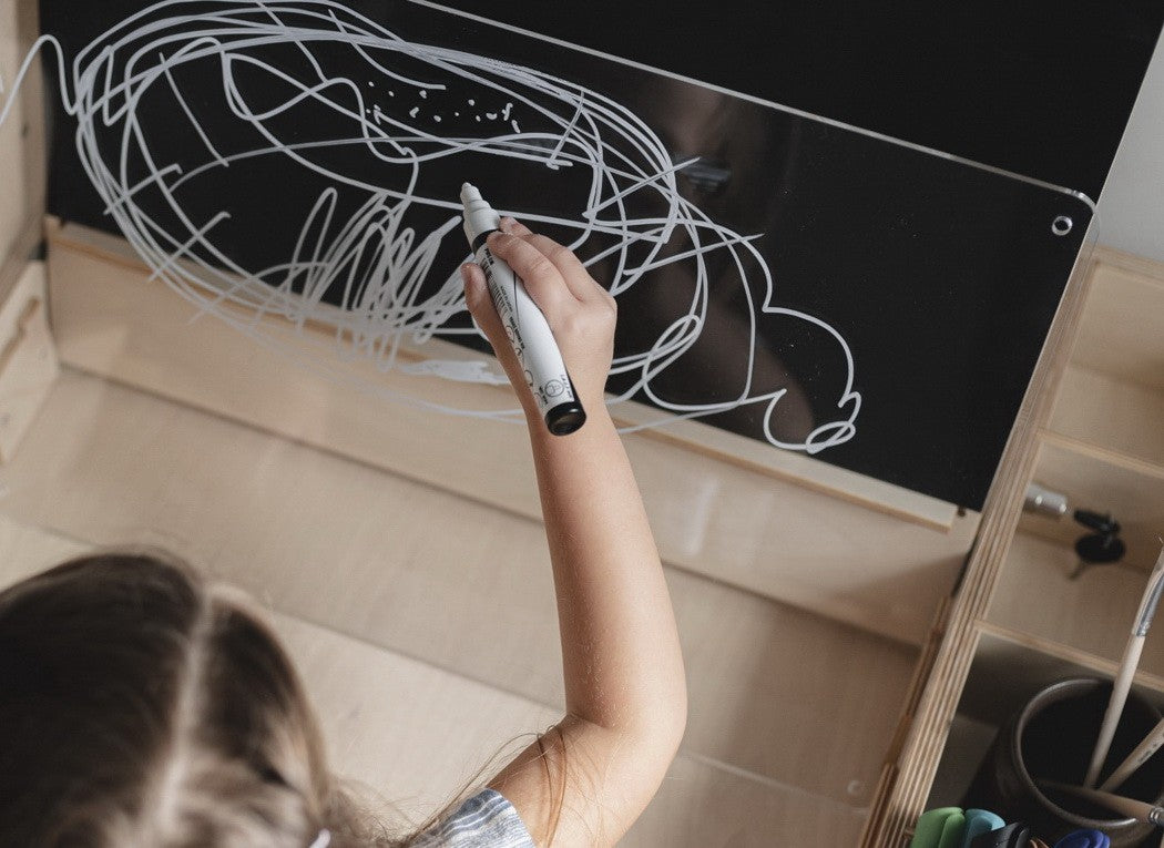 Multisensoriskt Justerbart Montessori Skrivbord / Lekbord i Trä - Luula